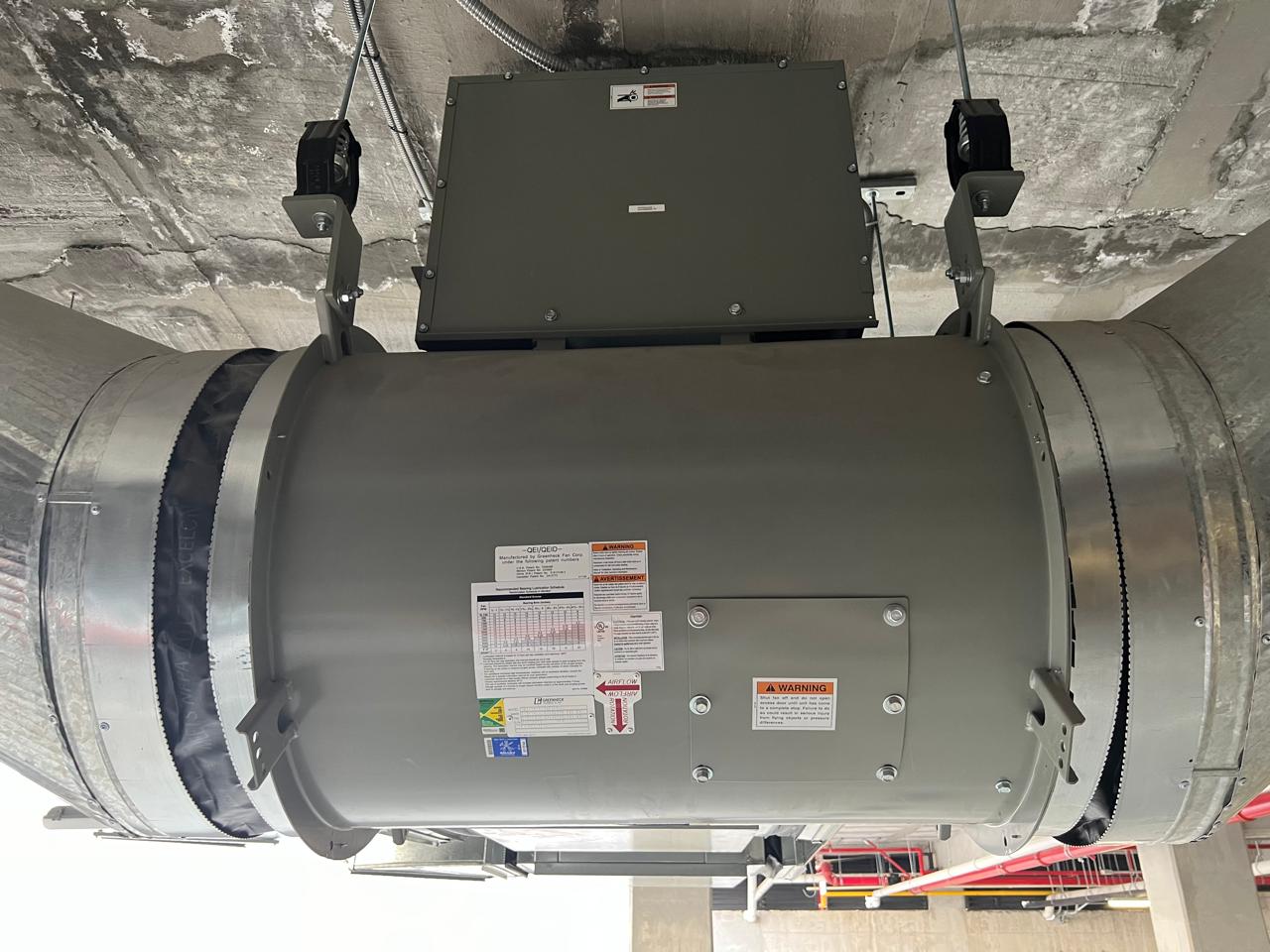 Extractor Greenheck QEI para estacionamiento